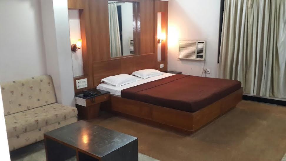 Hotel Poonam Raipur  Exterior photo