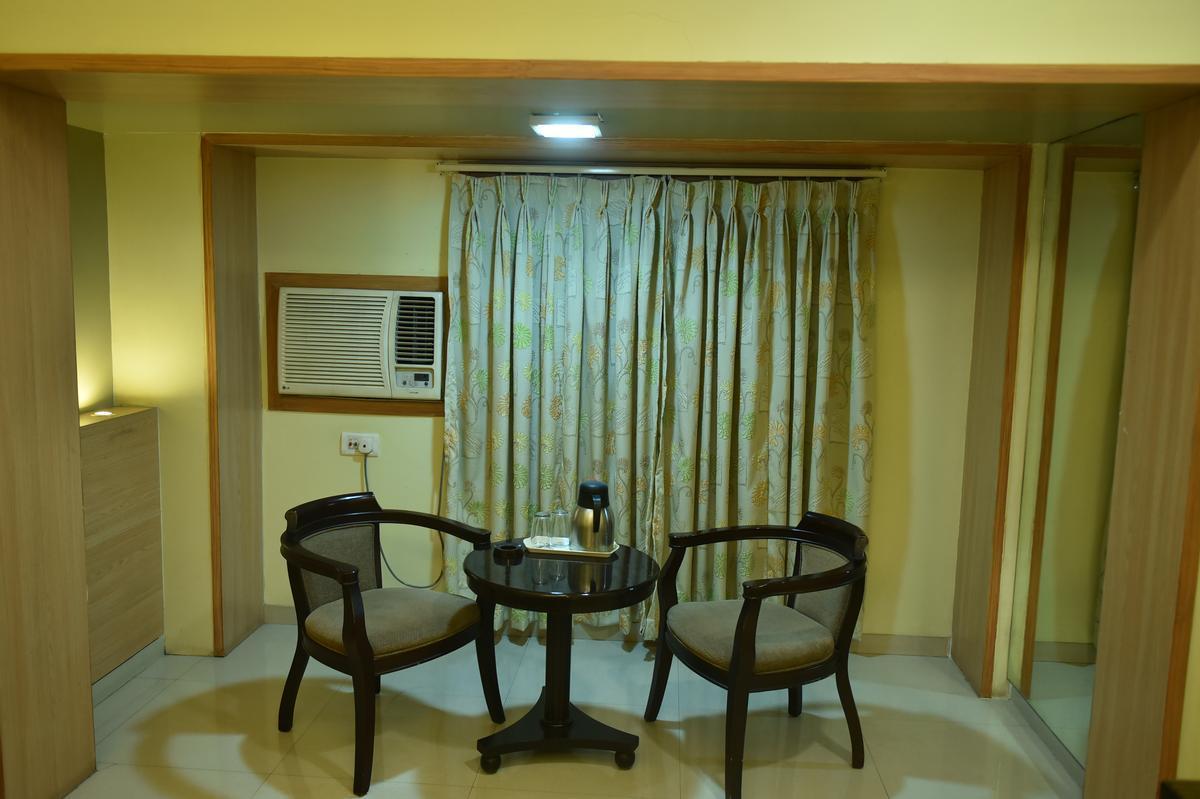 Hotel Poonam Raipur  Exterior photo